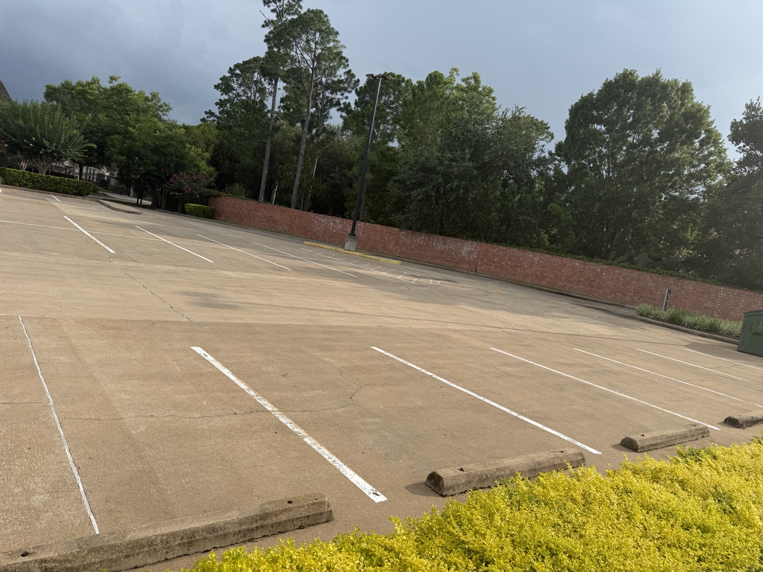 Commercial Parking Lot Cleaning