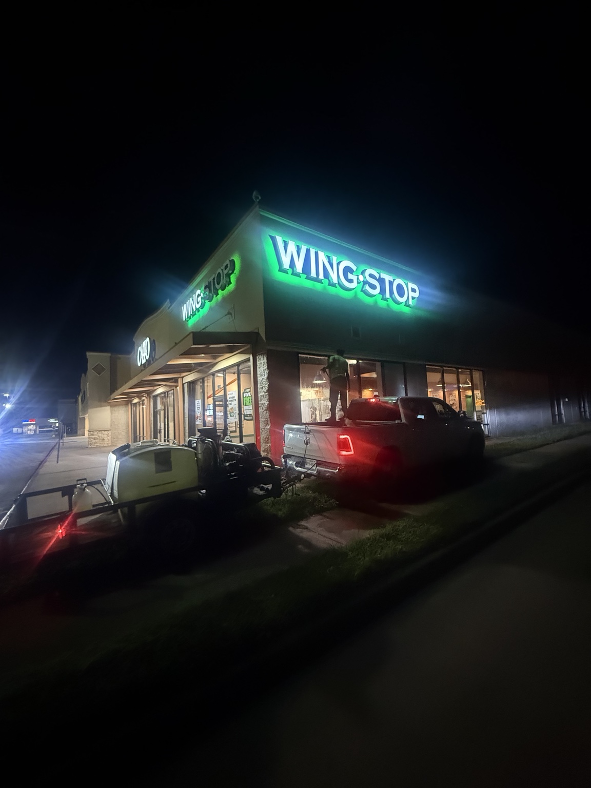 Wingstop Exterior Cleaning